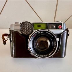 Vintage 1960's Petri 35mm Rangefinder film Camera 45mm f/1.9 +  Petri Orikkor & Leather strap and case