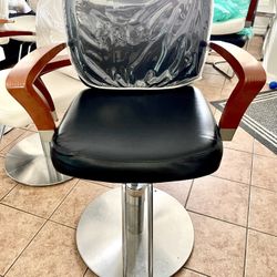 Black Pibbs Brand Salon Styling Chair