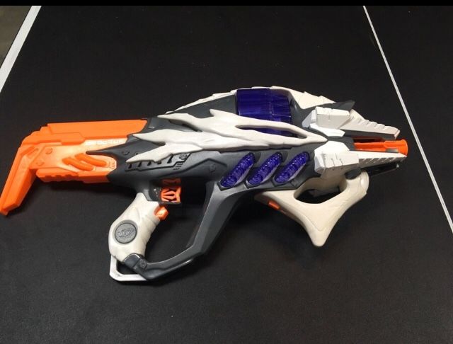 NERF: Alien Menace- Incisor Blaster gun