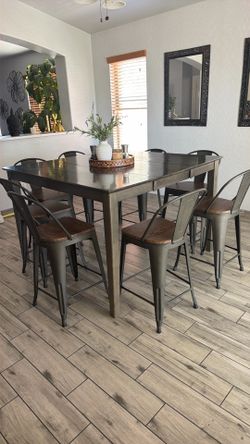 Very nice Counter high table