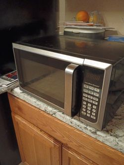 Black Countertop Microwave Oven