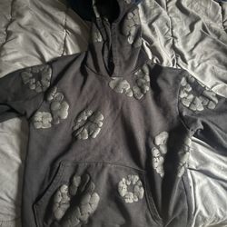 Large Denim Tears Hoodie Fits Like Medium $125
