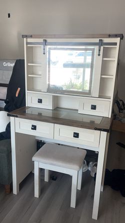 Farmhouse style vanity