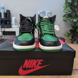 Size 10 - Jordan 1 Retro High 'Pine Green'