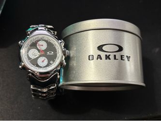 Oakley watch ( read description )