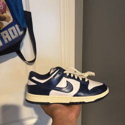nike dunk low vintage navy