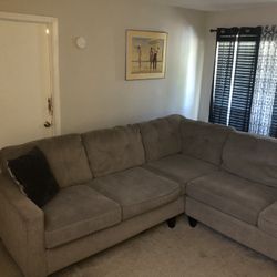 Gray 2pc Sectional 