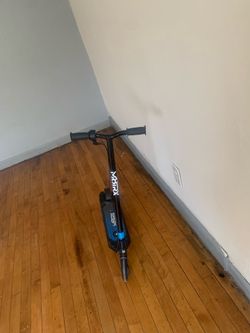Motor scooter