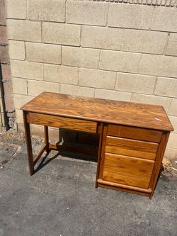 Desk wood great condition
