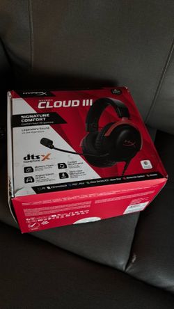 Cloud, three gaming headset.