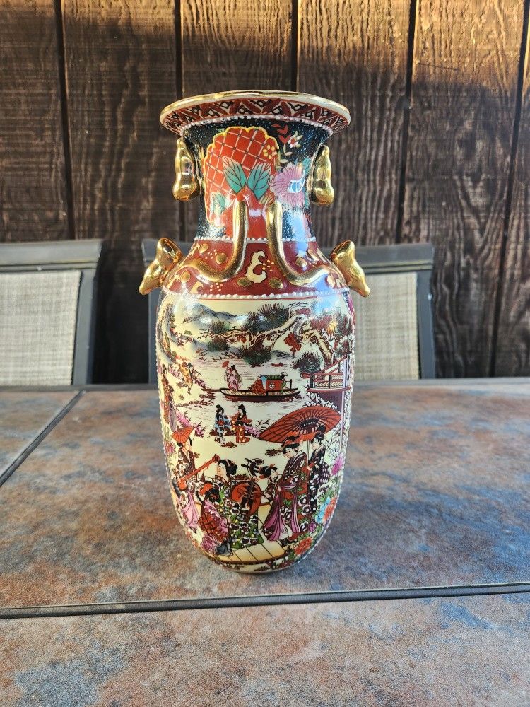 ANTIQUE RARE CHINESE ROSE MEDALLION GOLD GILDED HANDLE RAISED DESIGN VASE 11 7/8