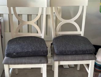 Comedor con 4 sillas no incluye la banca precio 170 dólares área Channelview Tx