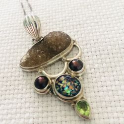 925 Silver Multi Stone Pendant With Chain
