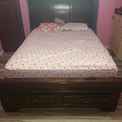 Queen Bed With 6 Side Drawers. And Dresser