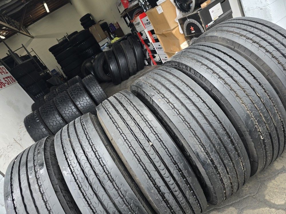 6 used tires 275 70R22.5 Michelin XZA2 Energy very good ORIGINAL tread on $$1100.00