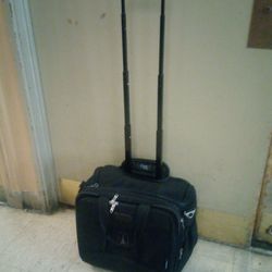 Crew 4 Travel Pro Luggage Bag For Sale.