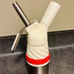 Isi Whipped Cream Dispenser