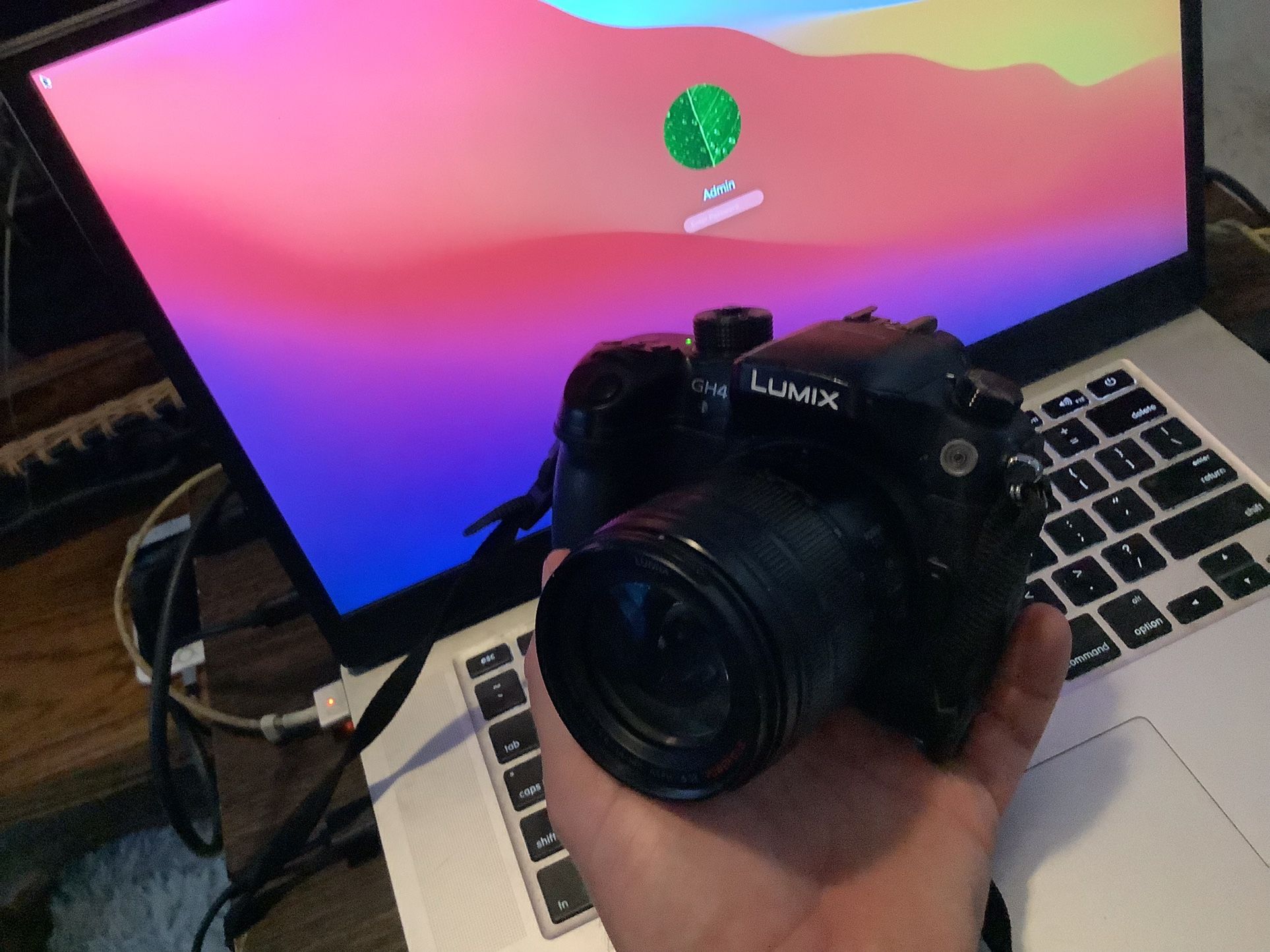 Panasonic LUMIX GH4 Mirrorless 4k