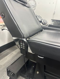 Professional tattoo remote control chair