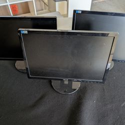 3 Asus Monitors VGA/Dvi