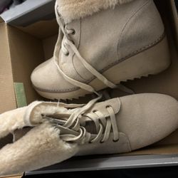 Boots Cream Size 10 From Macys 