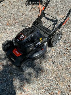LAW MOVER ECHO COMMERCIAL ! ALMOST NEW! USED ONLY SOMETIMES! VERY CLEAN!