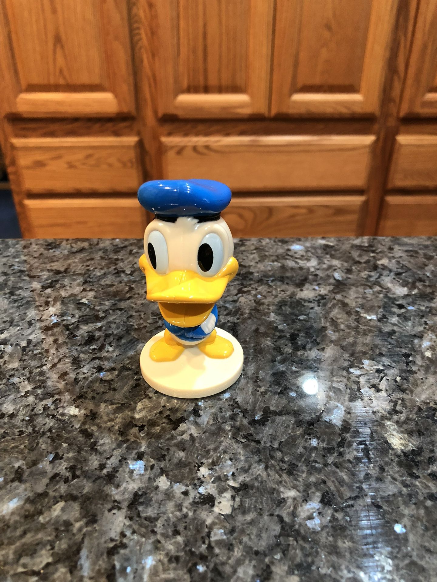 Disney Donald Duck Plastic Nodder Bobblehead Figure By Kellogg Cereal.  Vintage Walt Disney .  Size 3 inches Tall .  Preowned 
