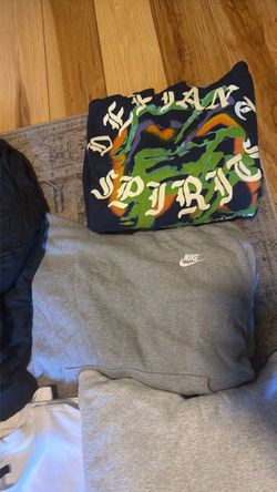 Sudaderas y chamarras de hombre size   L y XL. Buenas condiciones $10.  Todas