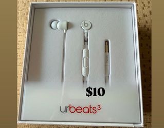 Beats urBeats3 Wired Earphones New in box