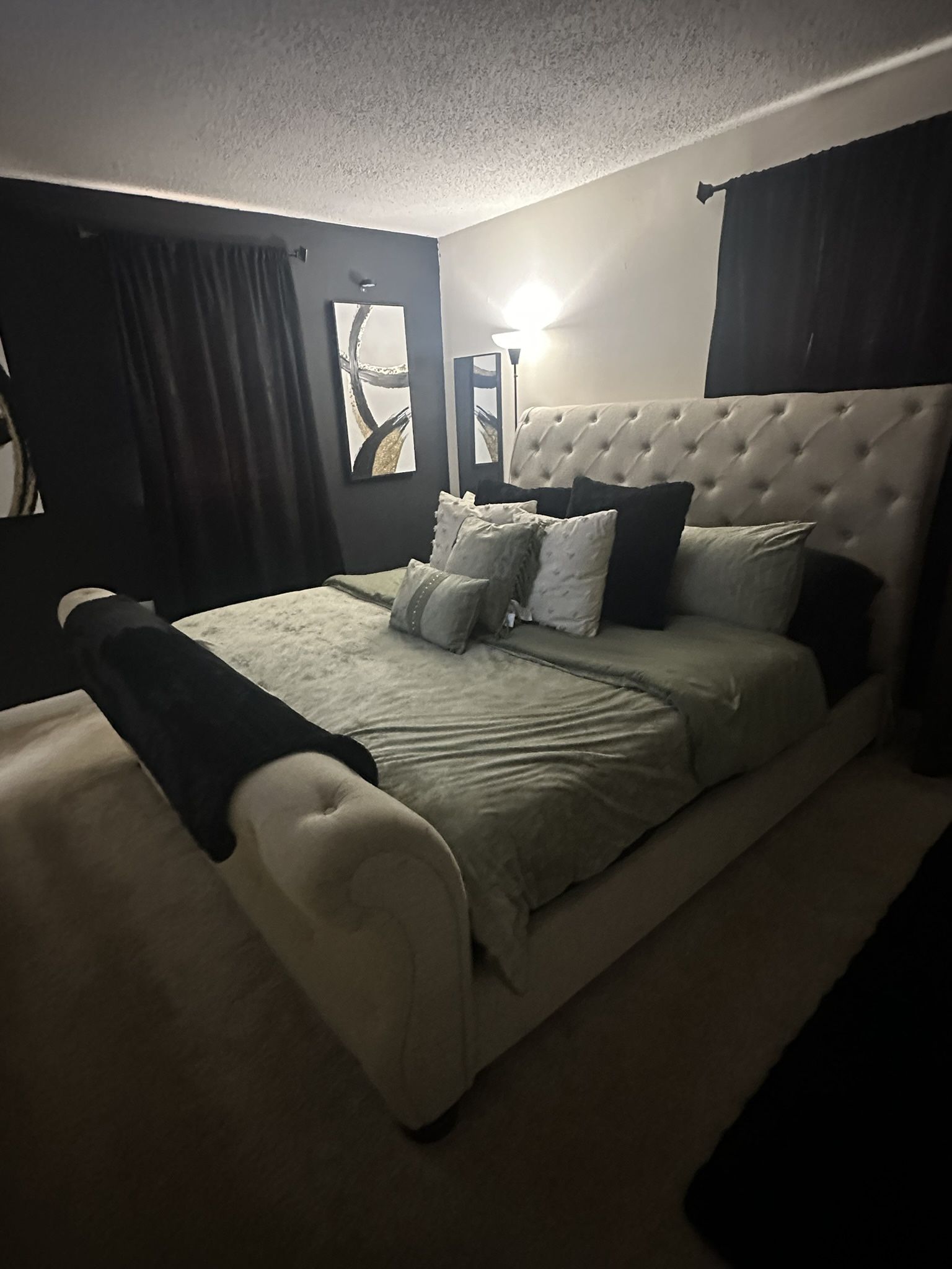 King Upholstered Bed Frame – $300 (Excellent Condition)✨