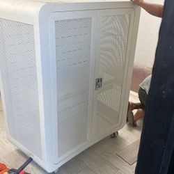 Storage Bin Perfect For Commercial Use 