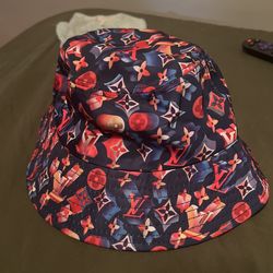 LV BUCKET HAT