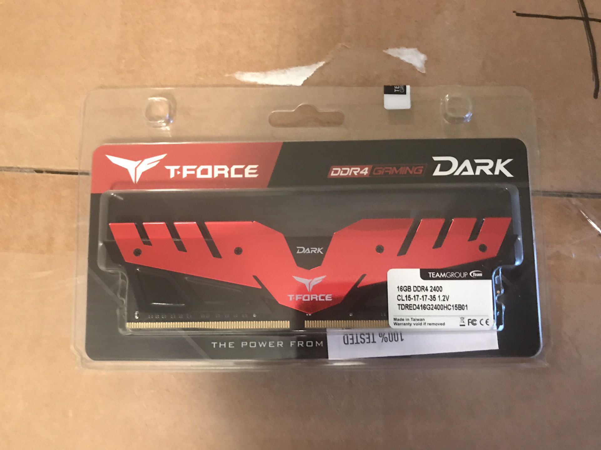 Team T-Force DARK 16GB 288-Pin DDR4 SDRAM DDR4 2400 (PC4 19200) Desktop Memory