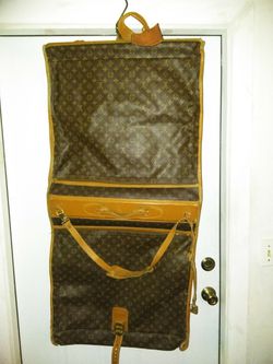 Louis Vuitton Travel Garment Bag for Sale in Cleveland, OH - OfferUp