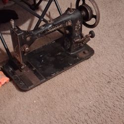 Unique Sewing Machine, 1930s 