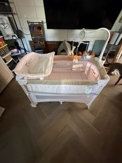 Baby Pack N Play with Changing Table and Mobile