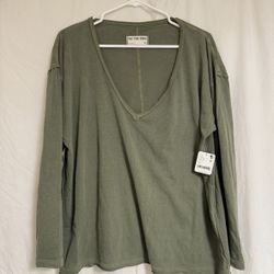 NWT FREE PEOPLE We the Free Nina V neck. Xs. Green. Norwegian Woods 