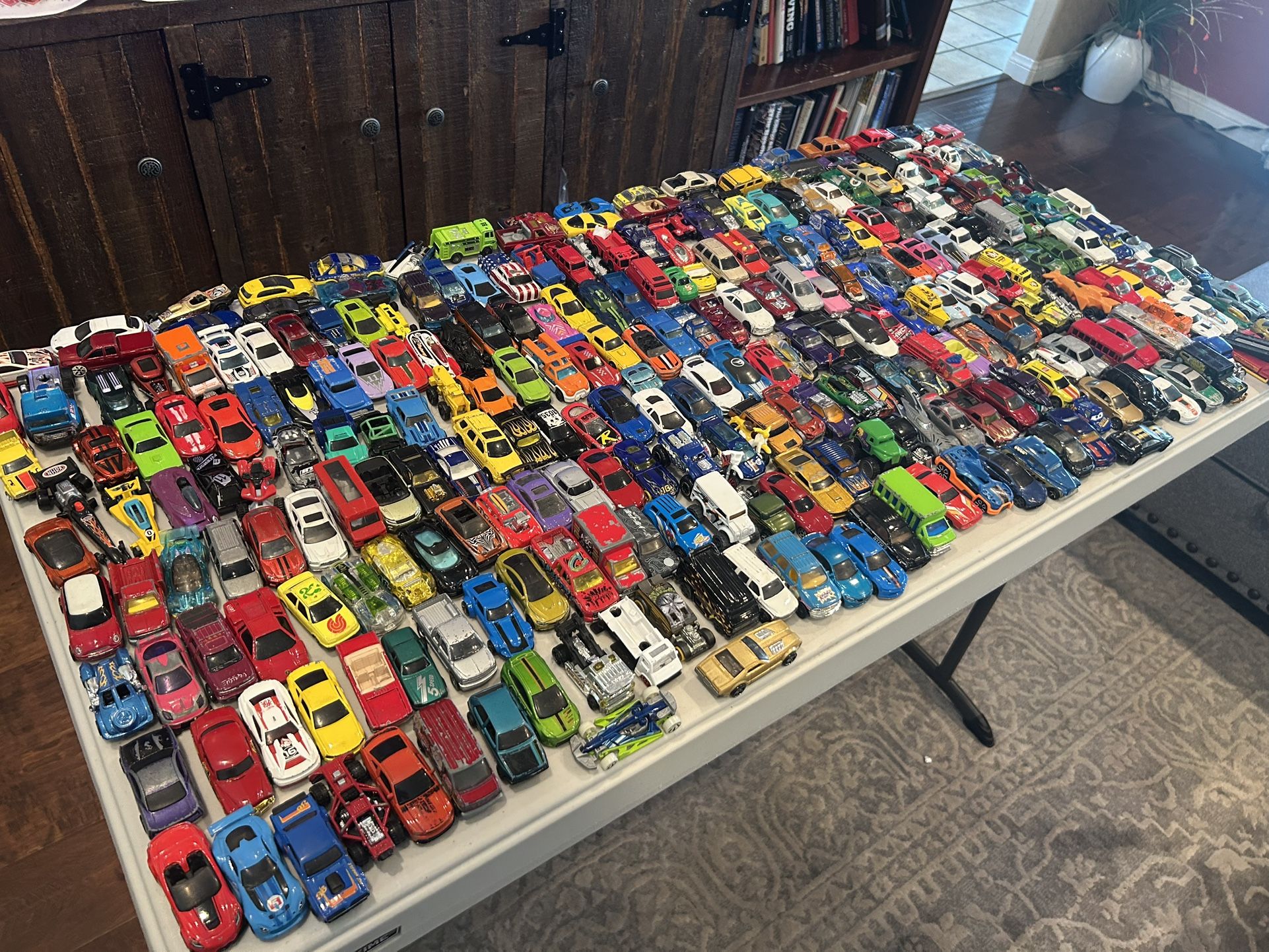 Hot Wheels Matchbox & Assorted Years Lot 25lb Loose Cars Trucks