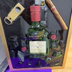     Modern Resin Wall Decor (Handmade)