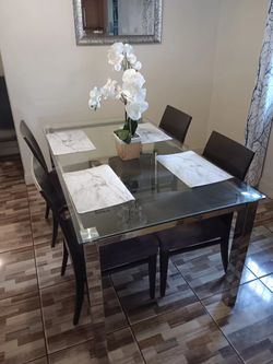 Dining Room Tables