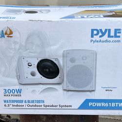 Outdoor Indoor Bluetooth Speakers