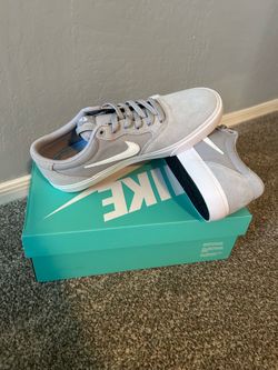 Men’s Nike SB Charge gray sneakers