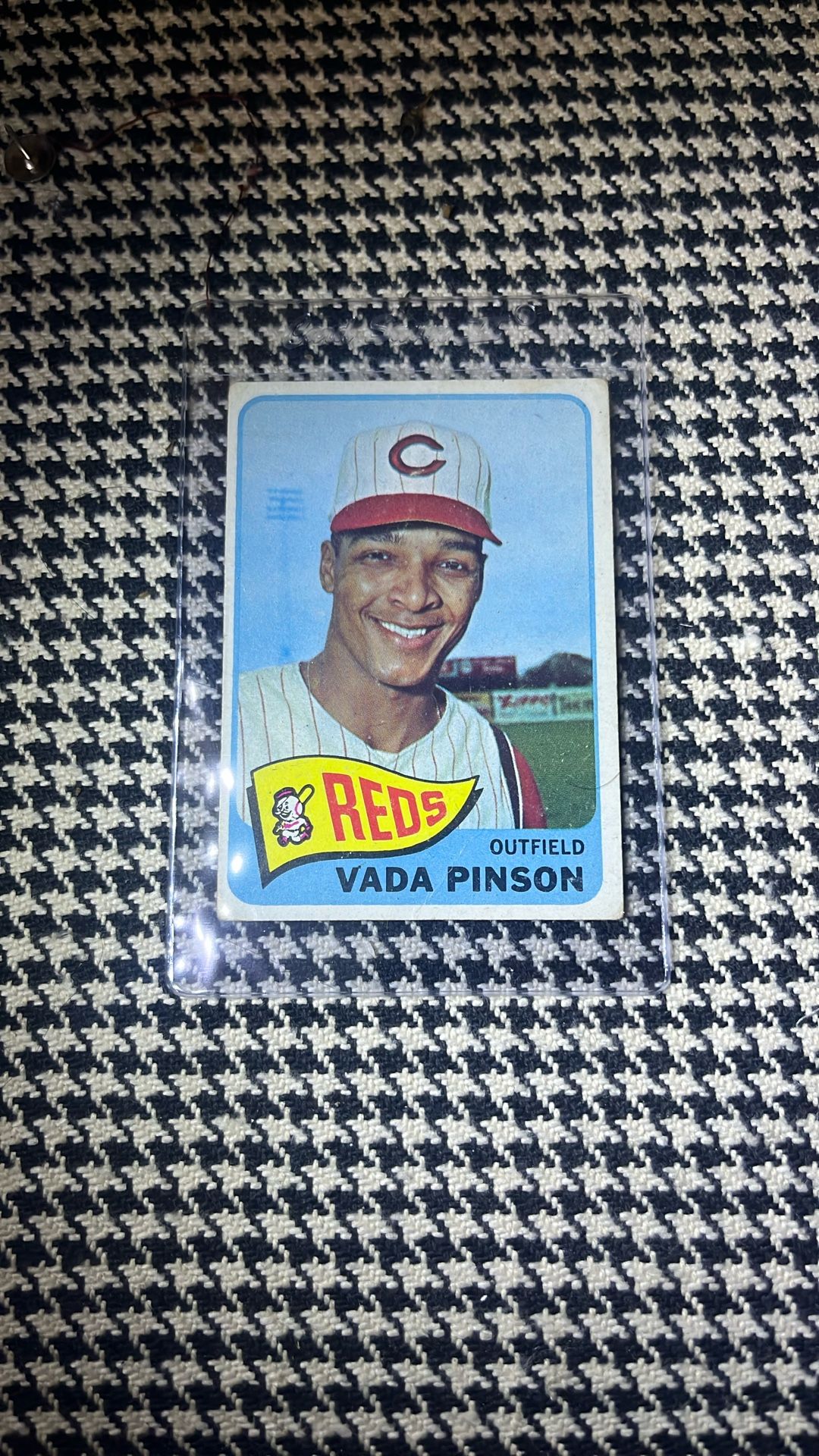 1965 Vada Pins on Topps #355 Baseball Card 