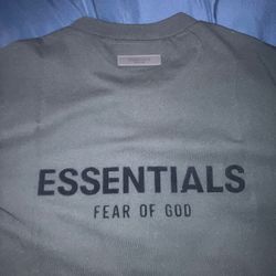fear of god essentials black tee