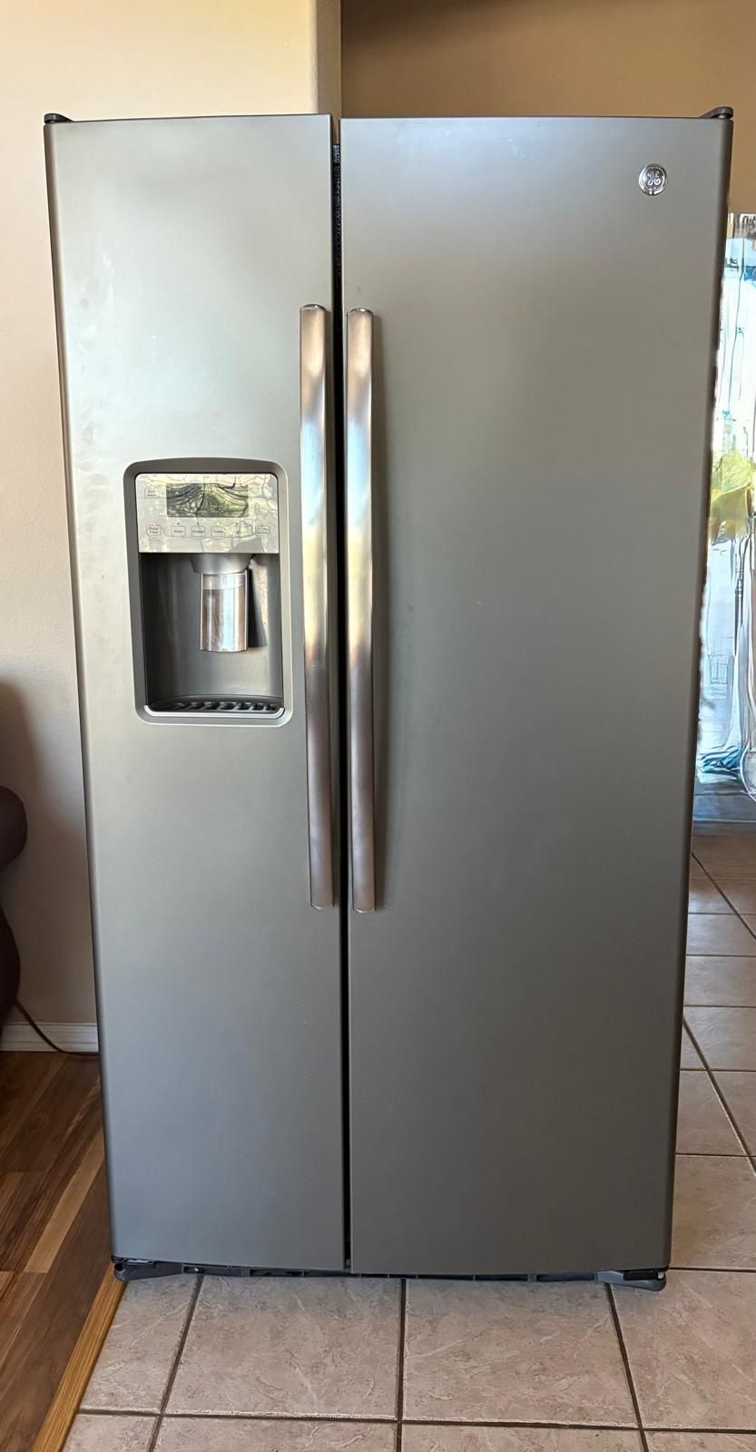GE 2 Door Fridge