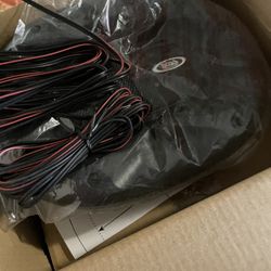 2 Bose Speakers Brand New 