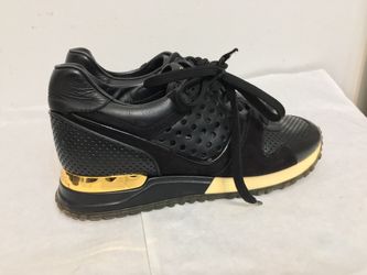 LOUIS VUITTON Run Away sneaker Size 36. Series Number G0 0195 36