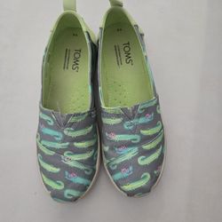 Toms  Kid Shoes Size 4