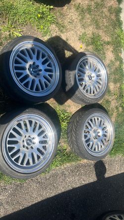 Set of 4 Aftermarket Alloy Wheels with Tires