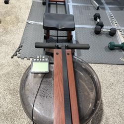 Water Rowing Machine – Excellent Condition!